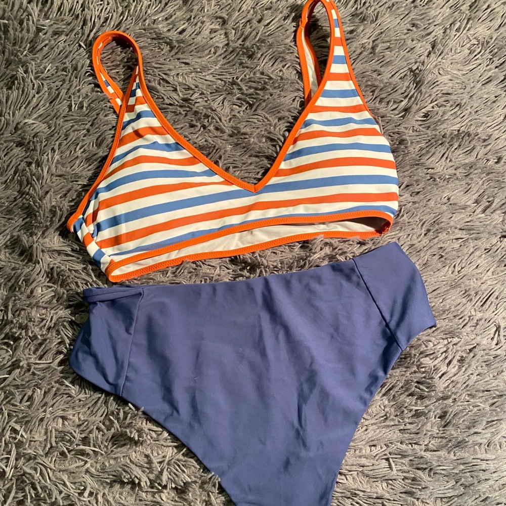 Bikini Set - Picture 2 of 2